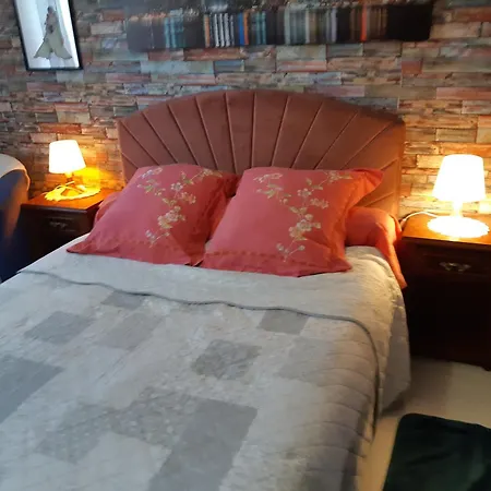 ホームステイ 2 Avec Lit Double Dans Pavillon, Chez Lilyanne *