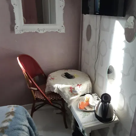 2 Avec Lit Double Dans Pavillon, Chez Lilyanne ホームステイ *